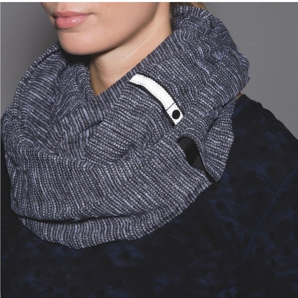 lululemon athletica Accessories - Lululemon Vinyasa Scarf Coco Pique Black White